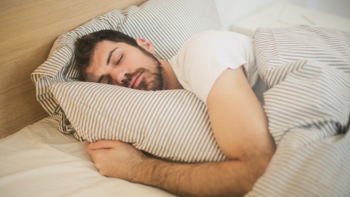 Mio marito pare avere più “desiderio” mentre dorme che quando è sveglio!