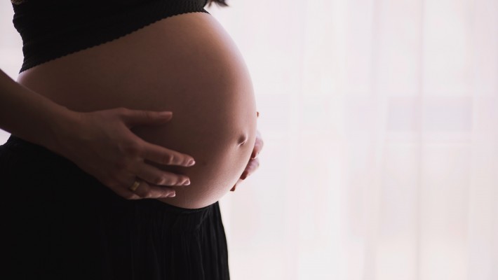 Maternità surrogata: chi diventa madre in Italia?