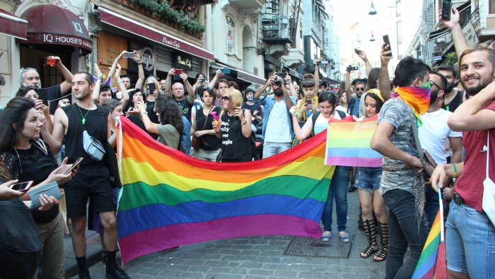 Bisessuali: gli stereotipi di gay e lesbiche