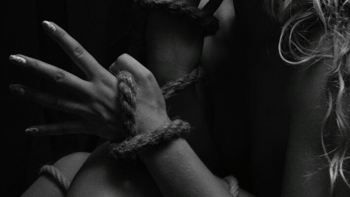 Abusi sessuali subiti durante l’infanzia, stili di attaccamento negli adulti e coinvolgimento in pratiche BDSM  nelle relazioni intime tra adulti